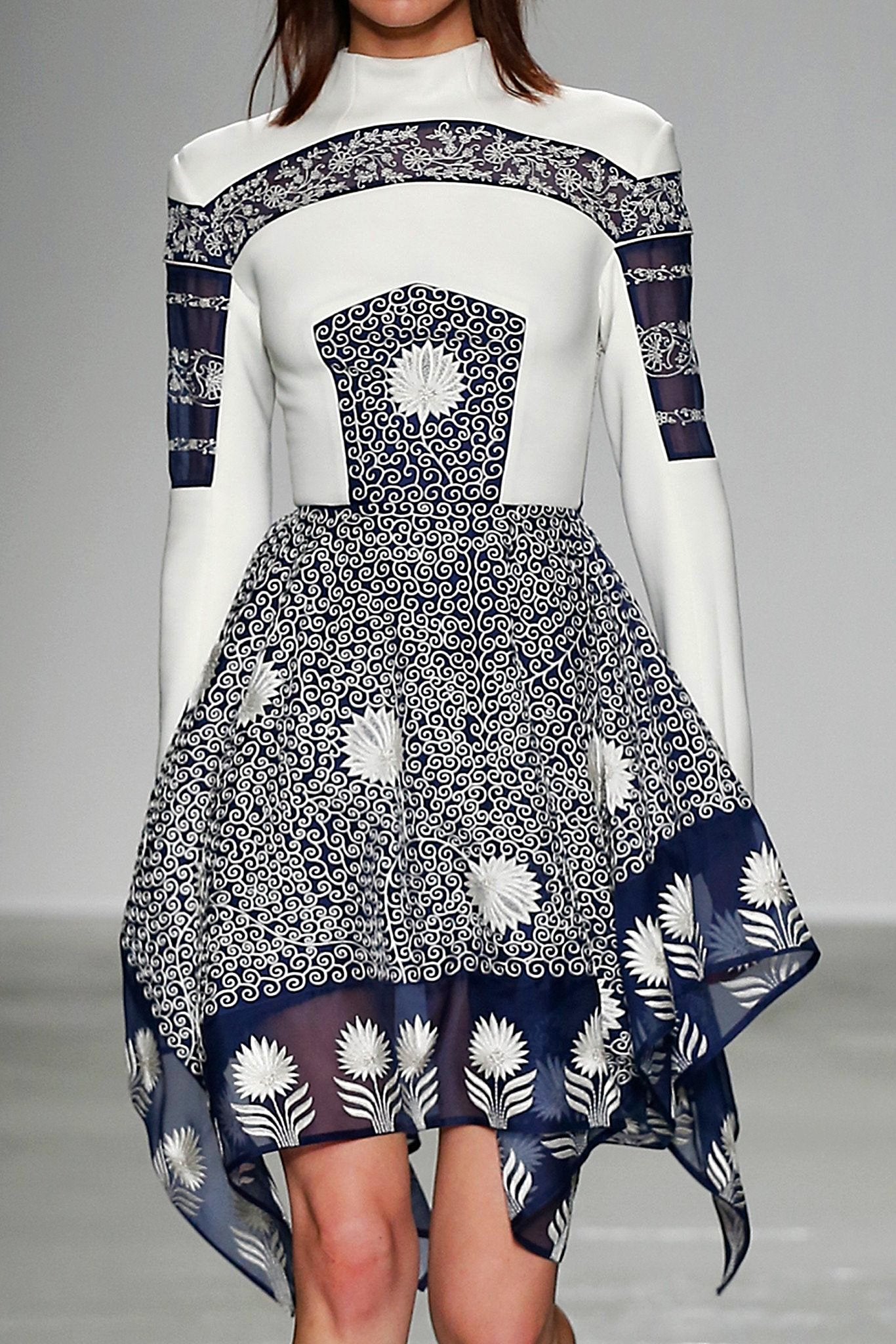 Dahilia Embroidery Dress - 70% off